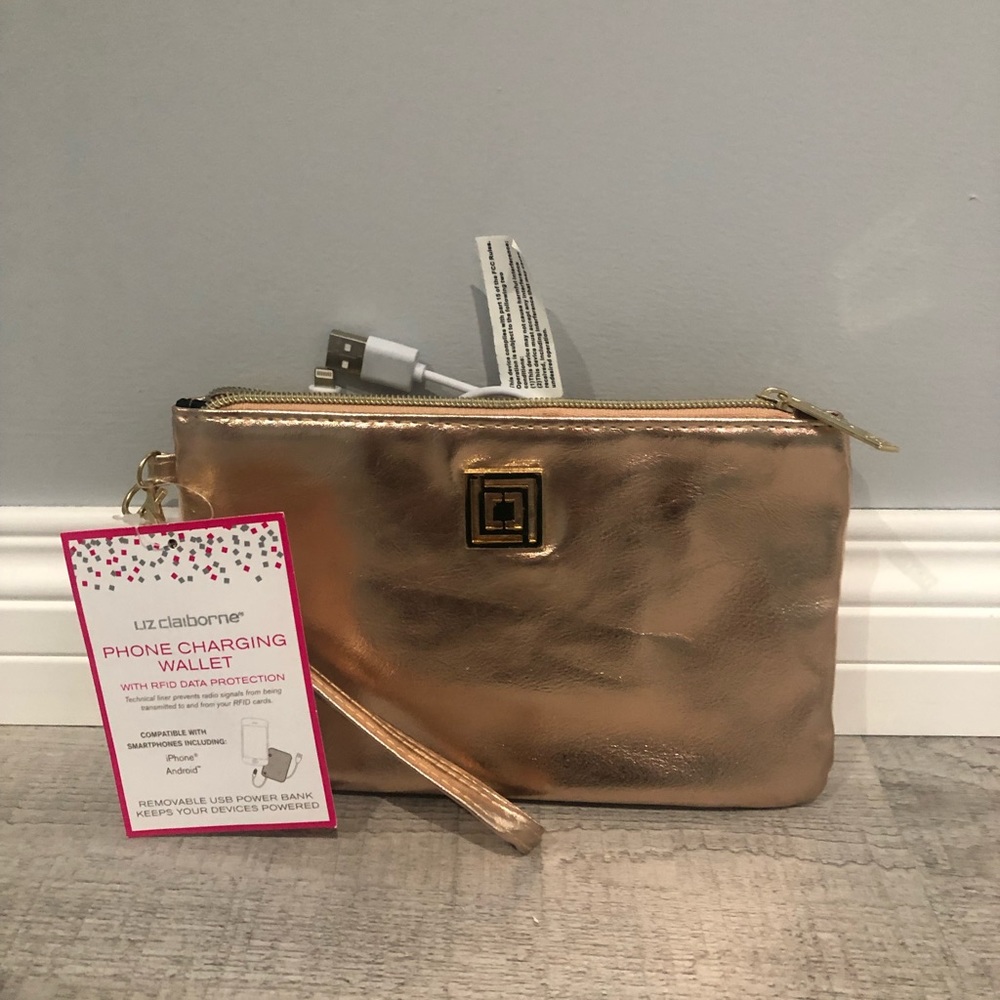 NWT LIZ CLAIBORNE Phone Charging Wallet